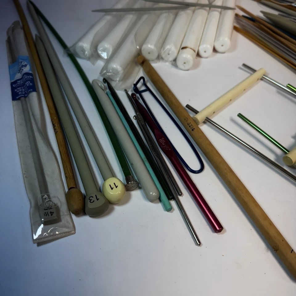 Ganchos de ganchillo agujas de tejer Bates Boye madera aluminio plástico acero lote mixto Foto 2 de 4
