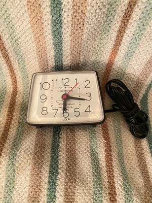 Midcentury Modern Vintage Alarm Clock Ingraham ToastMaster Inc