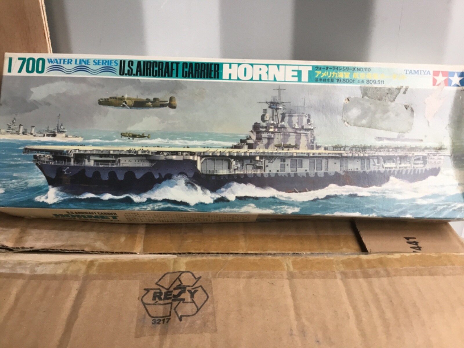 Tamiya 1/700 US Aircraft Carrier Hornet (Waterline)