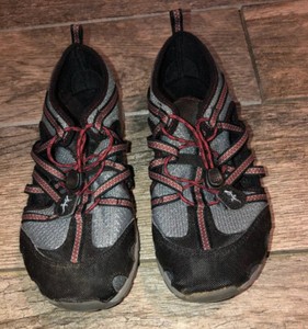 chaco closed toe sandals