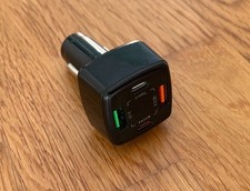 38W Kfz Schnellladeadapter 2x USB & 2x USB-C Pkw 12V Type-C 3,1A QC3.0 PD 38W Kfz Schnellladeadapter 2x USB & 2x USB-C Pkw 12V Type-C 3,1A QC3.0 PD