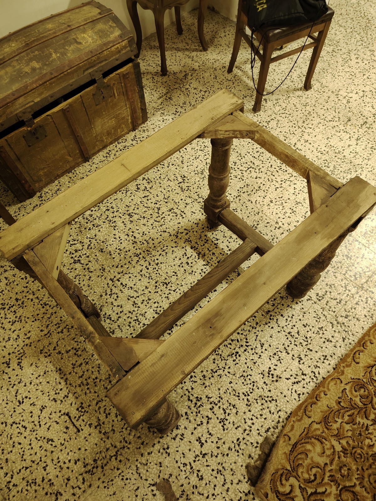 Base per tavolo in legno di noce anni '20 foto 3