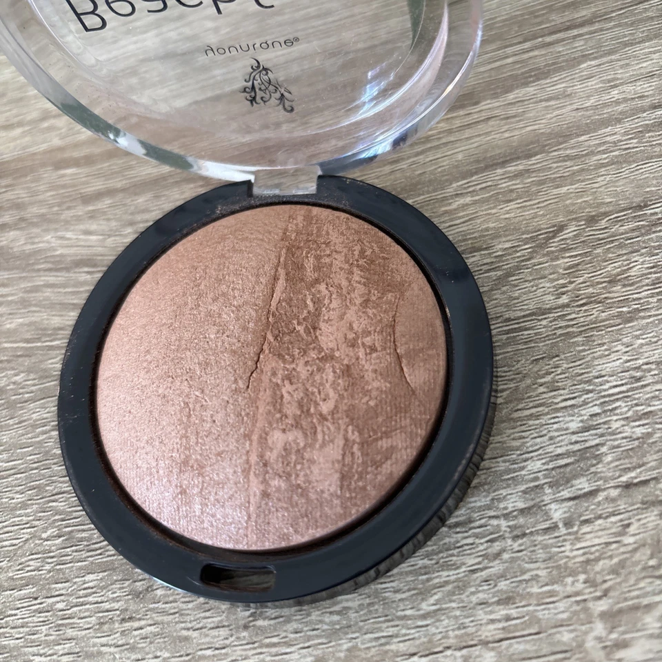Bronceador Younique frente a la playa Hermosa 0,2 oz/5,8 g Foto 4 de 4