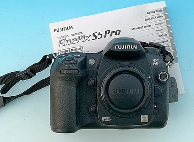 FUJIFILM Fine Pix S5 Pro Digitalkamera - Bild 1 von 4