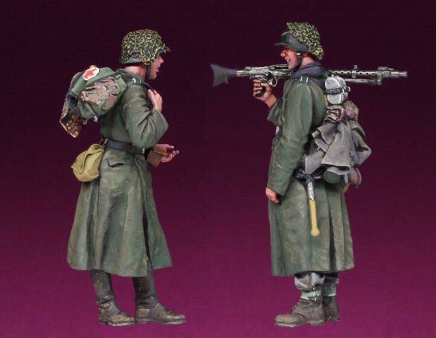 1/35 Scale WWII US Soldiers Resin Model Kit - 2 Unpainted Unassembled Figures