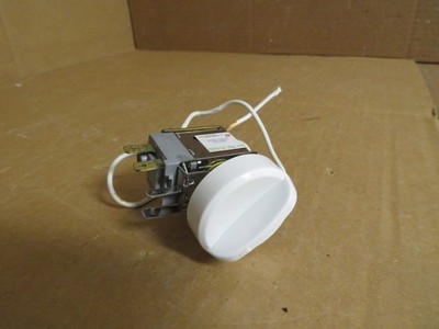 Magic Chef Freezer Thermostat w/Knob  Part # 502407000331