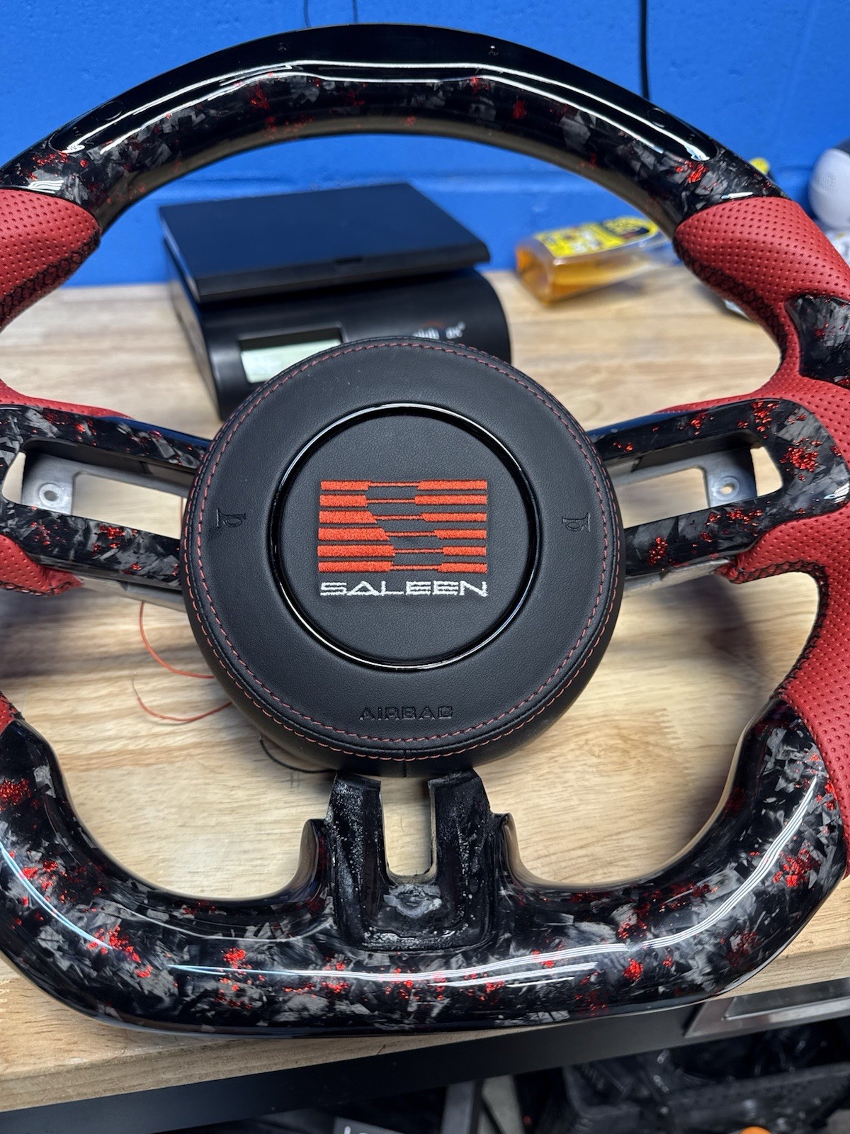 Ford GT 2018-2023 Steering wheel