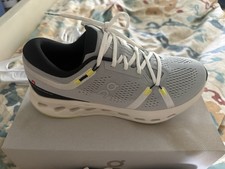 NIB Men s On Cloud Athletic Shoes, Size US 11...