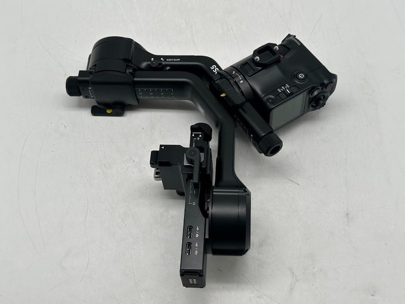 DJI RS 5 GIMBAL COMBO - READ/FOR PARTS