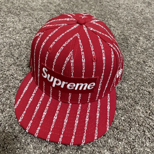 Casquette chapeau SUPREME x New Era Text Stripe Box logo ROUGE 7 3/8 NEUVE ! S/S 2019