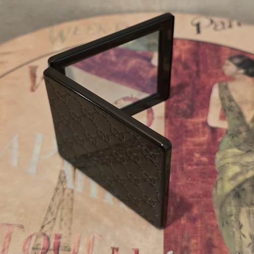 GUCCI Parfums Dual Makeup Mirror Compact Embossed in 90th Annniv. Gift Box Retro - Picture 2 of 7