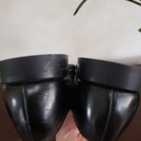 Allen Edmonds Saxon Wingtip Black Leather Tassel Loafers 11  display picture 2