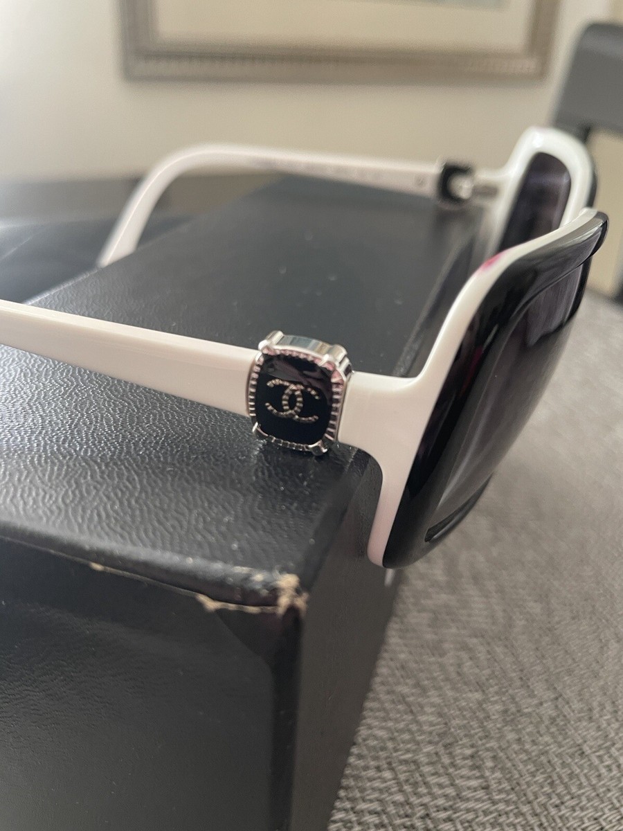 CHANEL 5175 c.900/3c Black/White Logo Sunglasses- Excellent