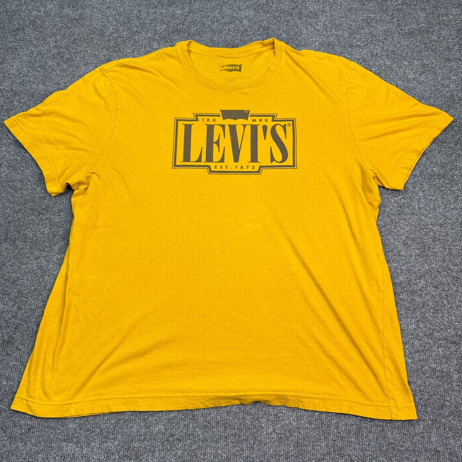 Levi's T Shirt Mens Size 2XL XXL Yellow Big Logo Short Sleeve Crew Neck Tee
