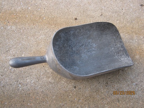 Vintage Feed Grain Scoop Aluminum Scoop - 第 1/7 張圖片