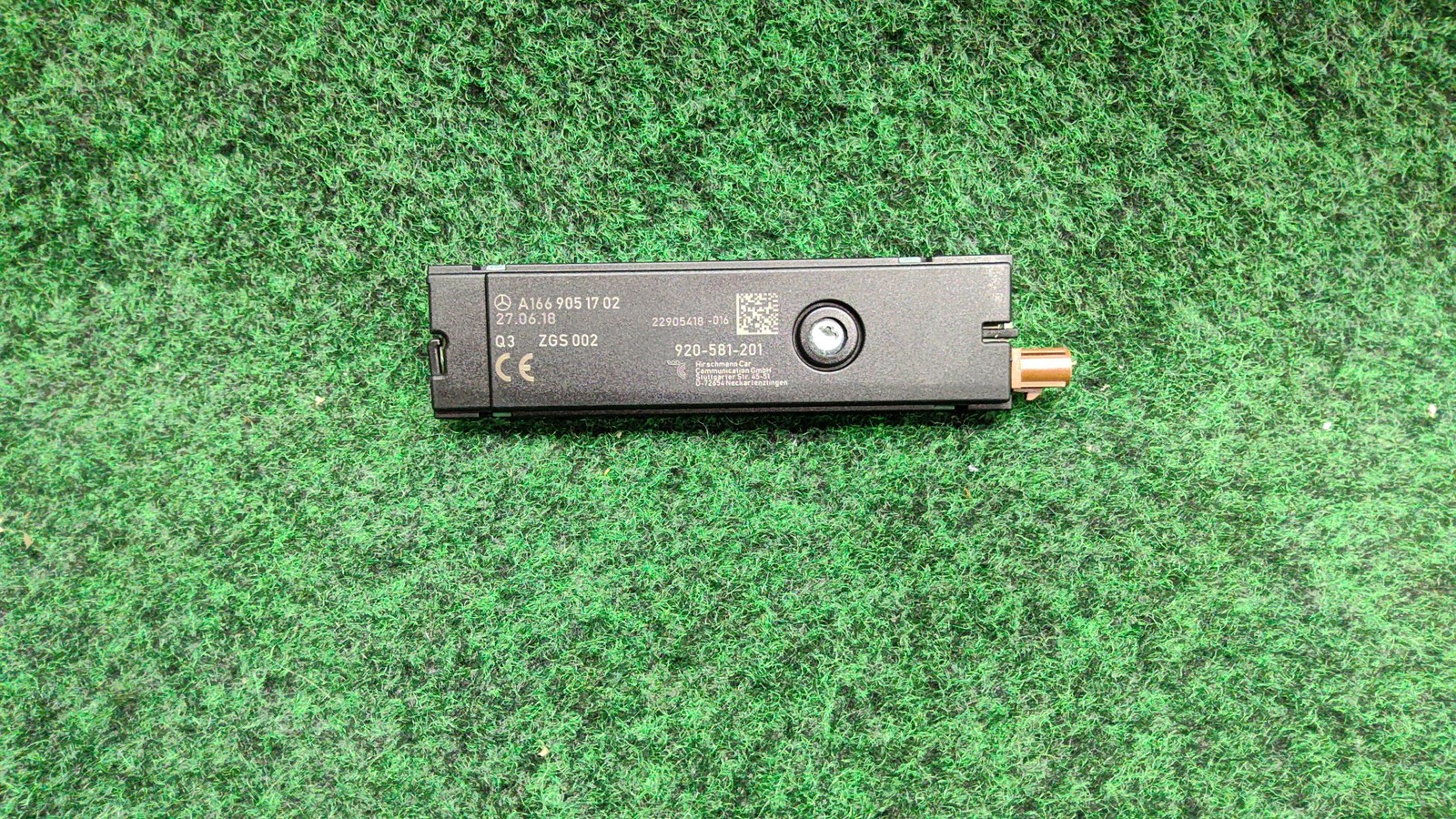 2015-18 Mercedes C300 Rear Left Lower Amplifier Antenna Booster OEM A1669051702