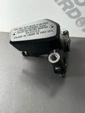 SUZUKI GSXS-1000 Front Brake Master Cylinder Suzuki GSXs 1000 Front Brake OEM