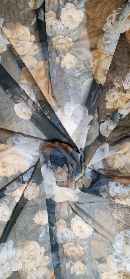 Superposición transparente vintage de gasa floral apagada 3 pies Foto 2 de 4