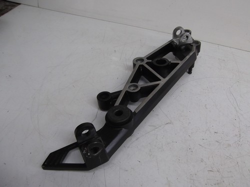 KAWASAKI GPZ1100 FOOTREST HANGER RIGHT-HAND GPZ1100 CIRCA 1982-1985 - Picture 2 of 5