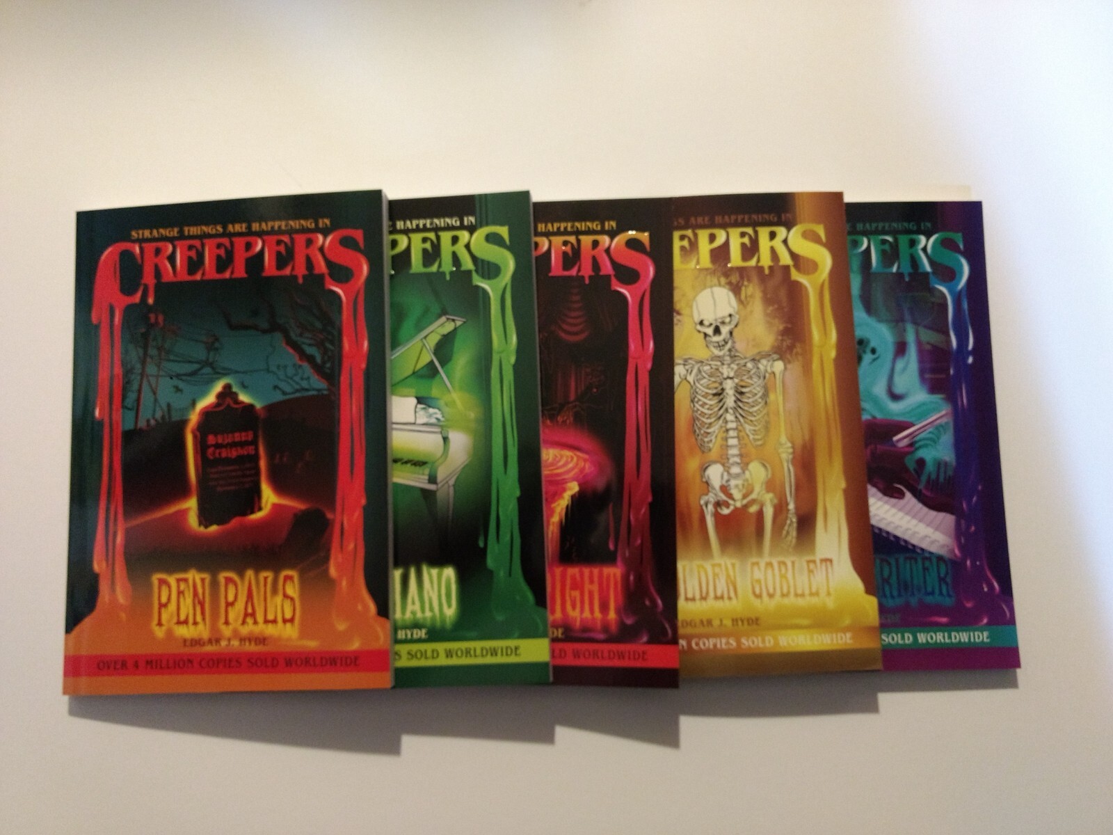 STRANGE THINGS ARE HAPPENING IN CREEPERS. COMPLETE SERIES 5 BOOKS