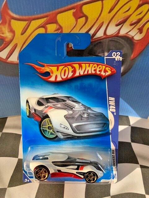 Hot Wheels 2009 HW Designs 02/10 098 HW40 WHITE PR5