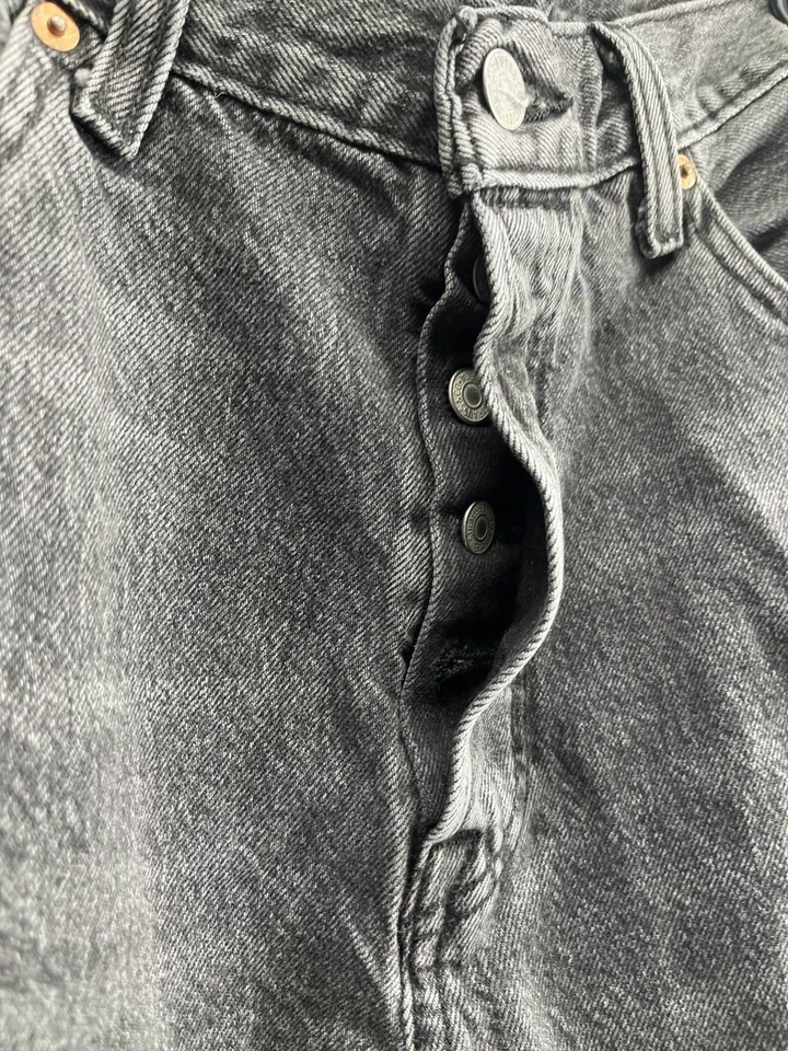 Pantalones de mezclilla para hombre Levi's 501 W33 L30 negros pierna recta botón mosca Foto 3 de 4