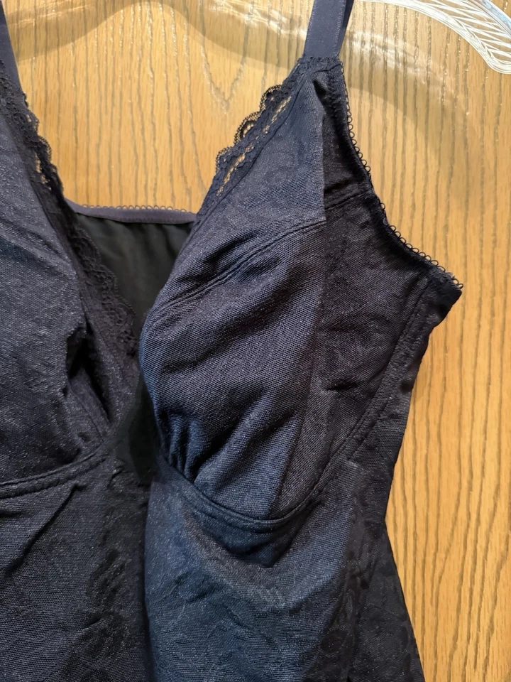 Modelador de encaje negro inalámbrico para mujer con cierre de gancho y ojo, 3x Foto 2 de 4