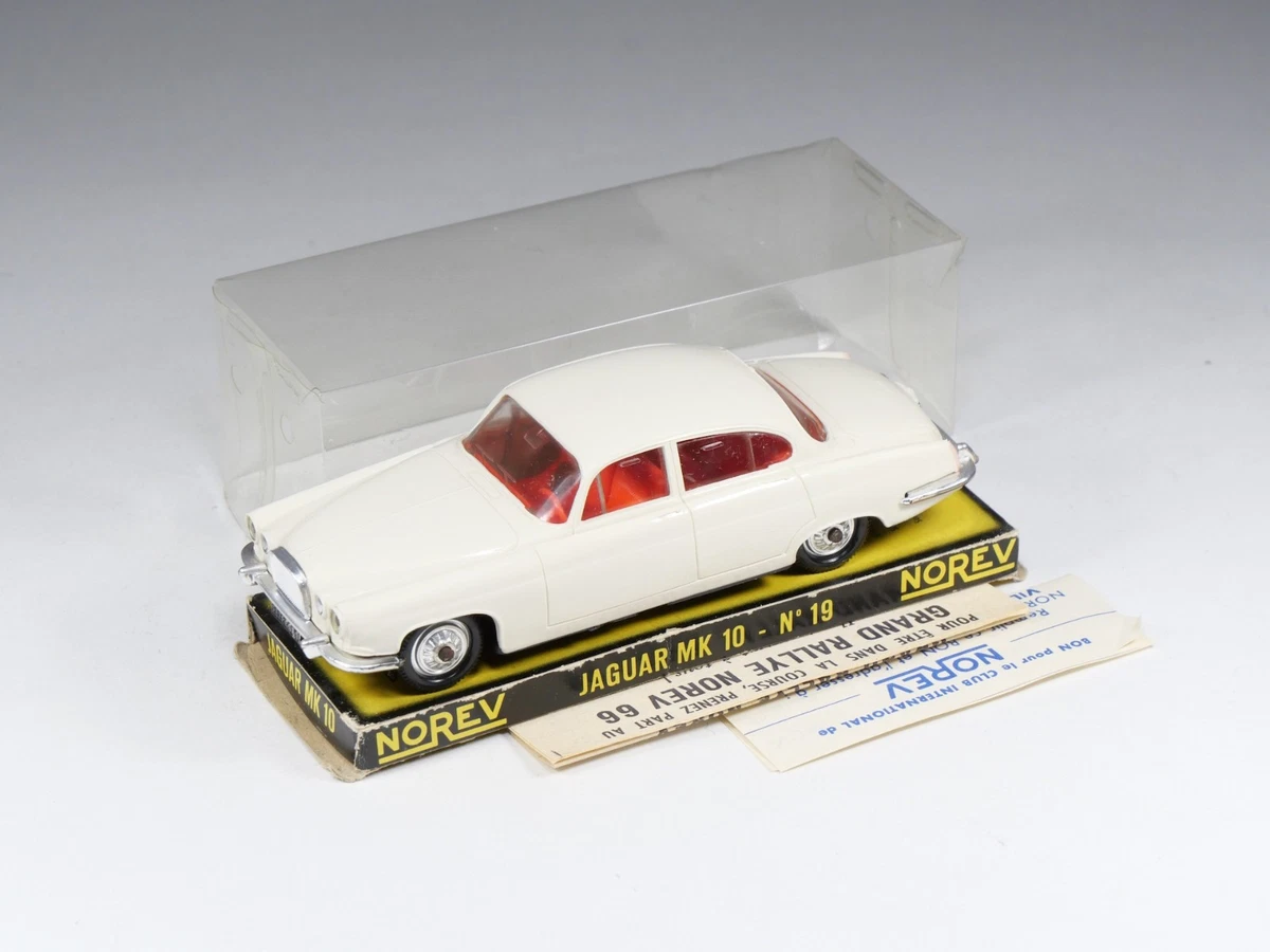 Norev Jaguar type 'E' noir boite jouet ancien plastique époq