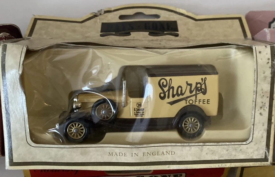 28 x DIECAST Car Bus Truck Van Collection Bundle LLEDO Days Gone Models Boxed - Image 4 of 4