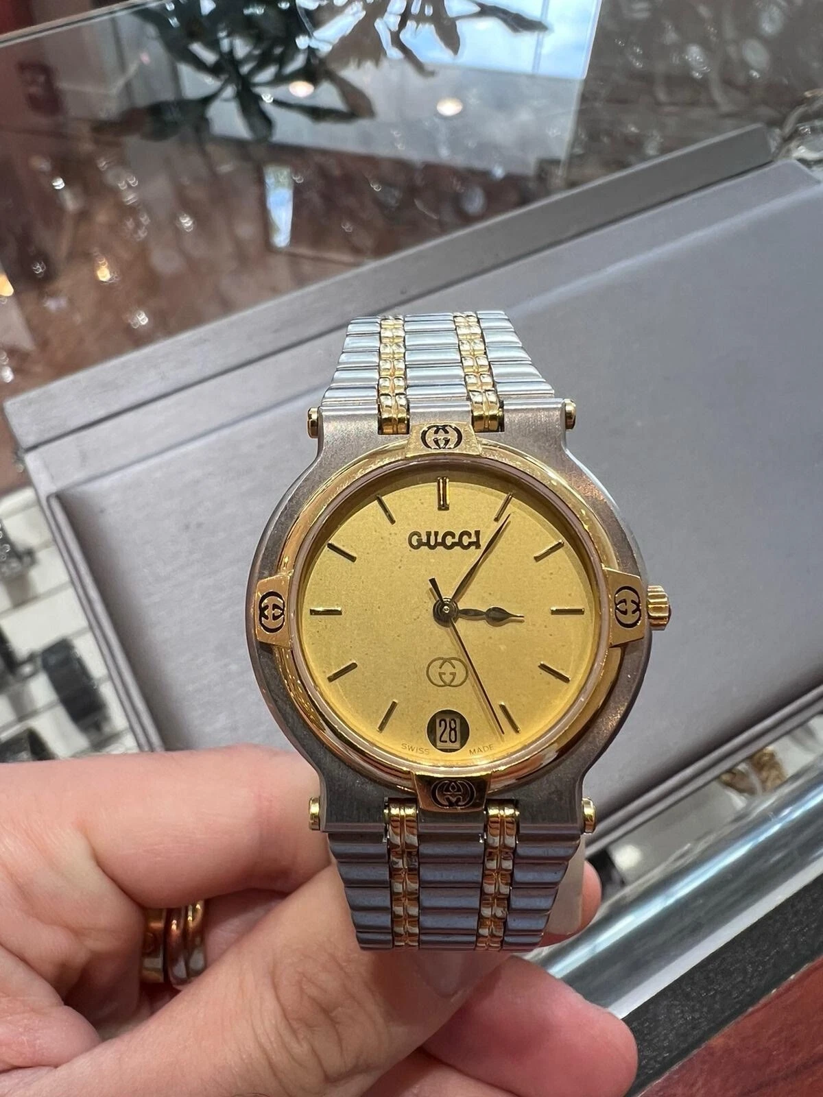 Bande amovible homme GUCCI quartz 9000M rare cadran blanc fonctionne ! A495