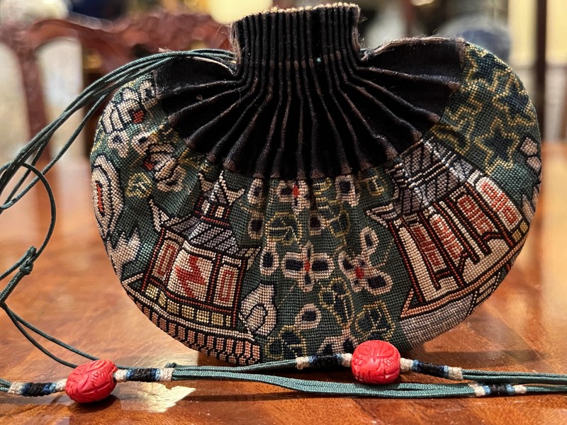 An Excellent Rare Chinese Qing Dynasty Silk Embroidery Kesi Purse