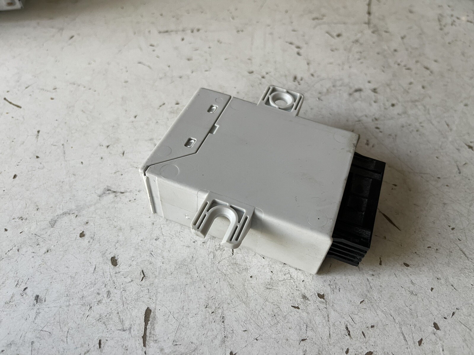 2006-2012 BENTLEY CONTINENTAL FLYING SPUR TPMS TIRE PRESSURE MONITOR MODULE OEM