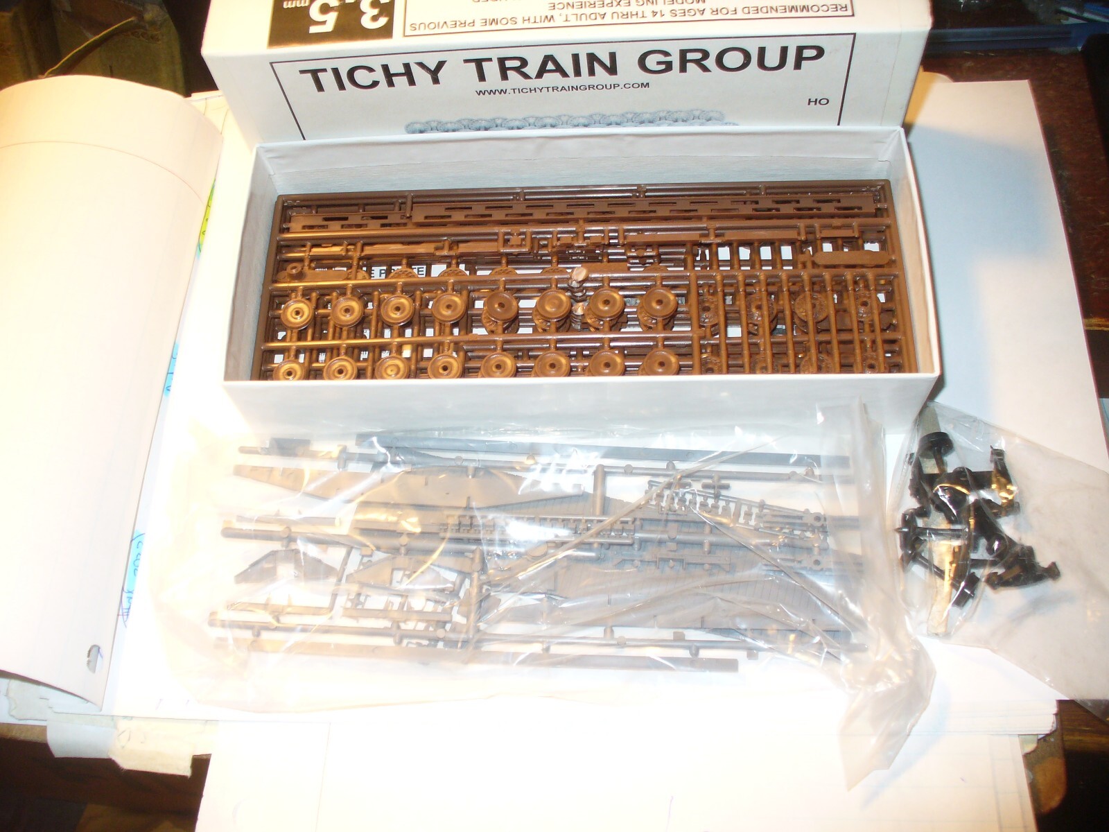 TICHY TRAINS GROUP 4023 HO Wheel Car 48" Wheel Sets kitundecorated