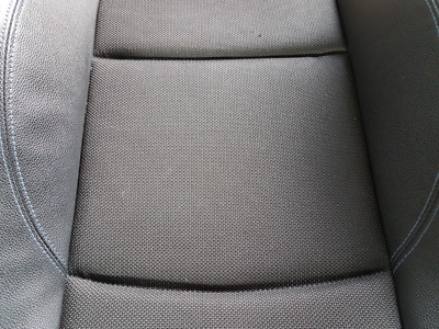 BMW 1er E81 E82 LCI Bezug Lehne Sportsitz Stoff/Kunstleder links 