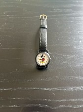 Vtg Women Mickey Mouse Quartz WR Analog 26mm Dial Causal Round Watch G349 