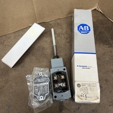 ALLEN BRADLEY 802T-WS SER. C 120-600VAC 60A (GY/BL) NOS NEW Oil Tight Switch