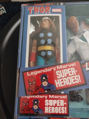 Legendary Marvel Super-Heroes THOR Retro Limited Edition Collector Set 3200 - Picture 6 of 8