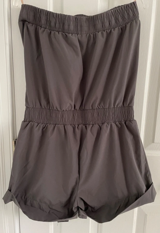 Mameluco corto Chesley sin mangas cintura corbata. Gris oscuro. S. Foto 2 de 4