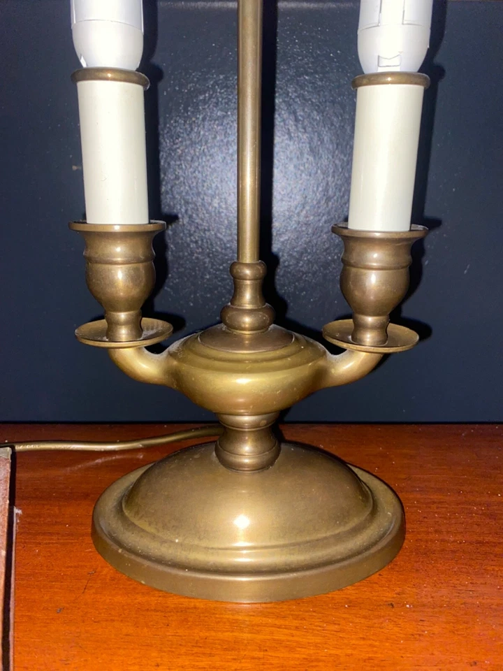 RARE LAURA ASHLEY Double Brass Table Lamp Corinthian Column Desk Light Antique S - Image 3 of 4