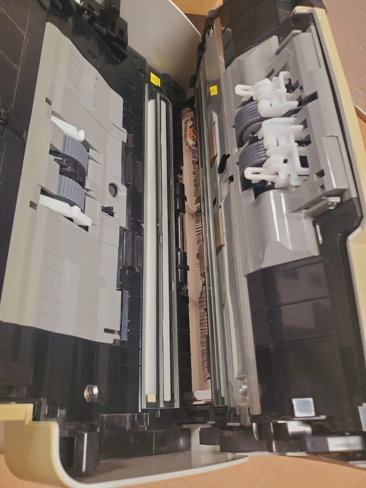 Read (118 Sold)Fujitsu fi-6130Z Scanner Full Package in Box(Yellowing Casing) - Image 3 of 4