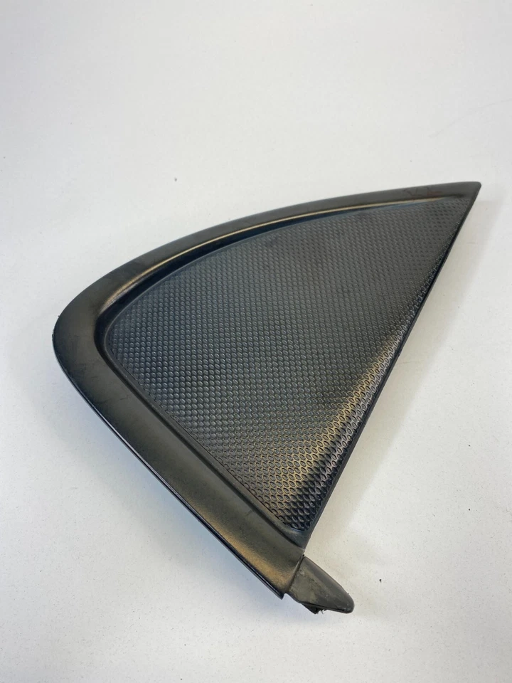 2001-2006 Sebring Sedan Rear Right Back Door Exterior Trim Corner 04805338AB OEM — 第 3/4 张图片