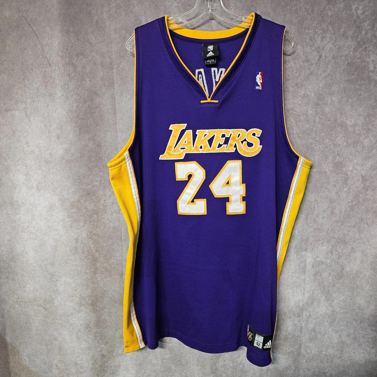 Preços baixos em Adidas Kobe Bryant Los Angeles Lakers Roupas e