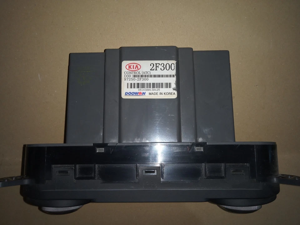 Centralina comandi clima 97250-2F300 Kia Cerato Mk1 2003-2006 usata (59884) - Immagine 4 di 4