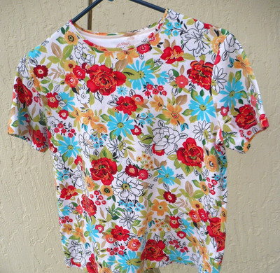 WHITE STAG S M COLORFUL FLORAL RED YELLOW BLUE KNIT TOP COTTON PULLOVER FLOWER