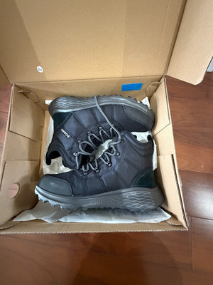 BNIB Columbia Fairbanks Cityscape Omni-Heat Men's Boots, Size 9.5 WIDE Width, WP