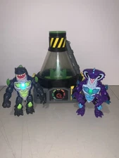 Beast Lab Creator Base w/ Shark Reptile Cobra Figures