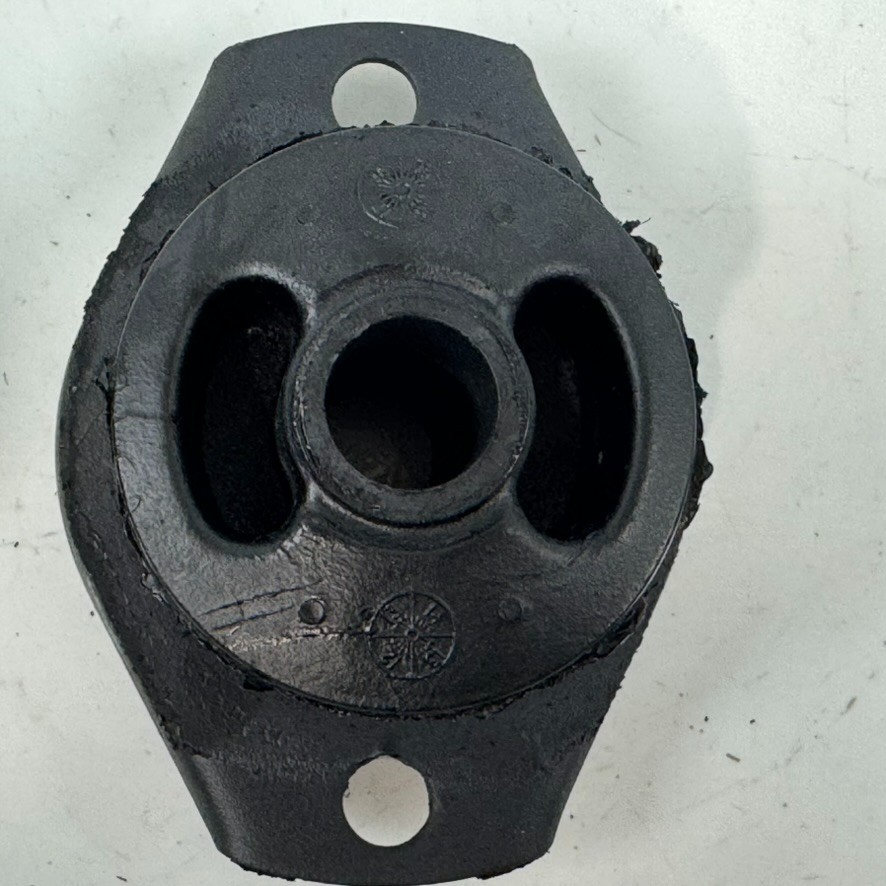 [NOS] Bentley Continental/Rolls Royce Silver Spur Compliance Mount UR72000 PAIR