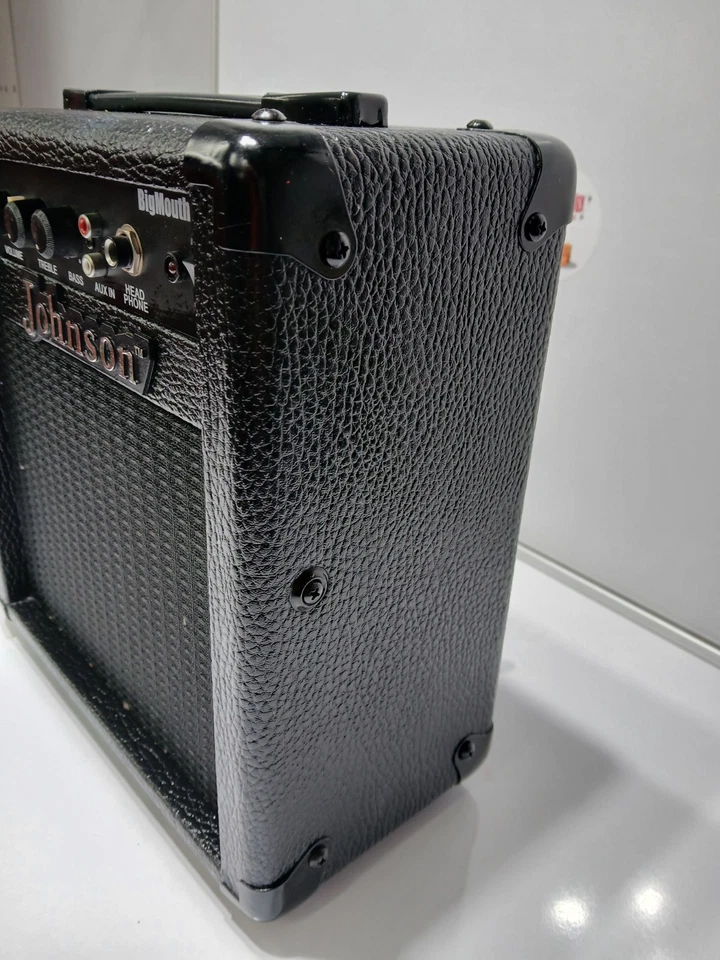 Amplificador de guitarra Johnson Big Mouth 120V ~ 60Hz Foto 4 de 4