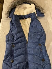 Green Tea Women’s  Hooded Puffer Vest  Size Small