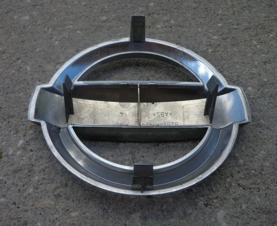 Nissan Altima Parrilla Emblema Insignia Calcomanía Logo Rejilla Delantera OEM Genuino Original Foto 4 de 4